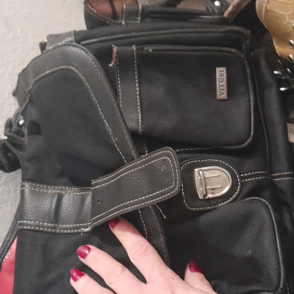 Purses - Picture 7 of 14